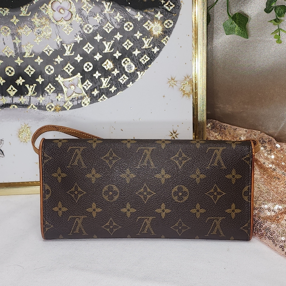 Authentic Louis Vuitton Twin Pouchette GM with Dust Bag & Paperwork - Picture 6 of 17